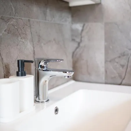 Emilia 2 Apartment *