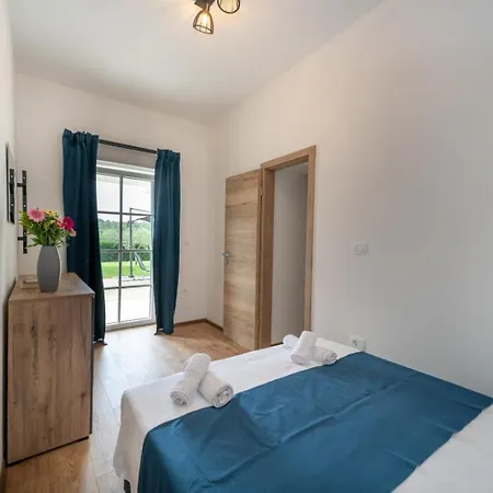 Apartment Emilia 2