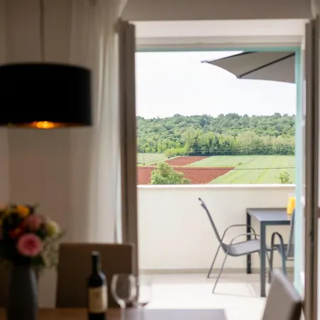Apartment Emilia 2