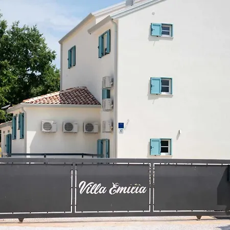 Emilia 2 Apartment