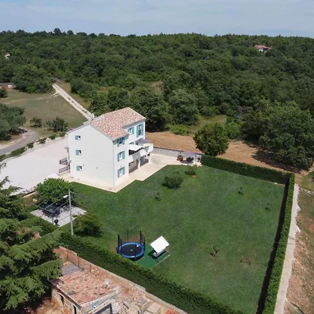 Apartment Emilia 2
