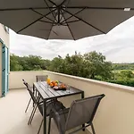 Emilia 2 Apartman *