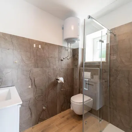 Emilia 2 Apartament