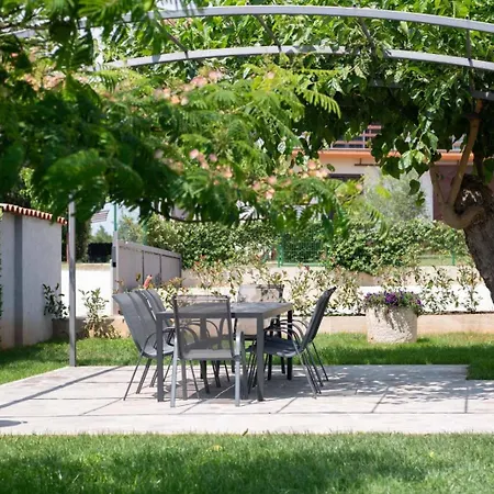 Emilia 2 Apartament *