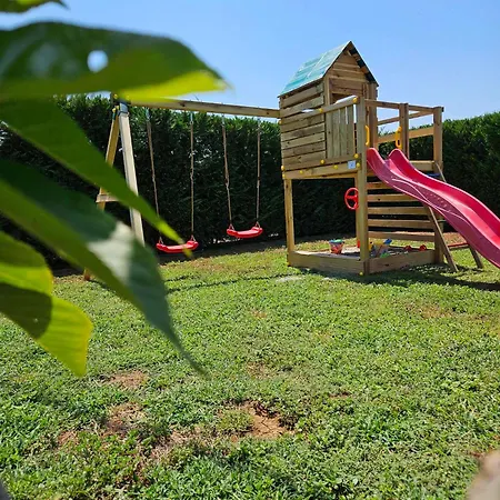 Emilia 2 Apartament *