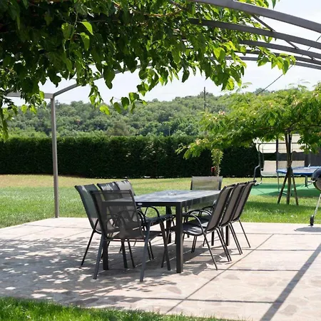 Emilia 2 アパート