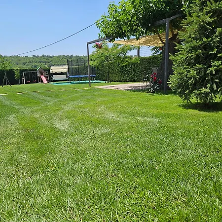 Emilia 2 アパート *